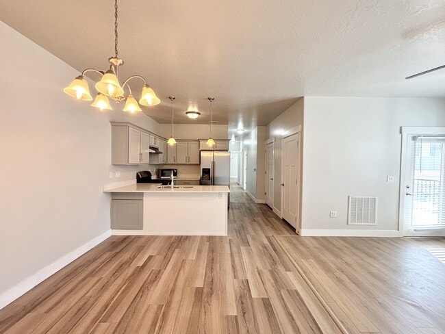 Building Photo - 13084 S Tortola Dr