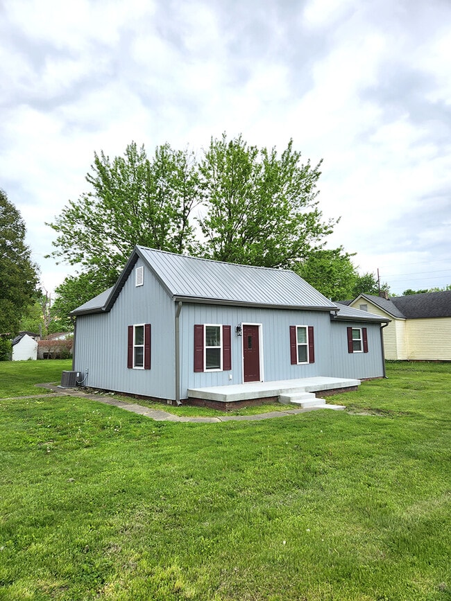 Photo - 817 N Ashley St House