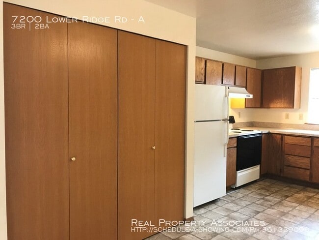 Photo - 7200 Lower Ridge Rd