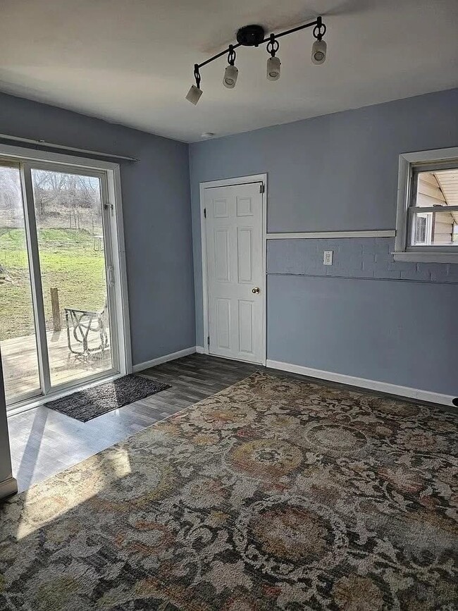 Photo - 1046 E Hinchman Rd