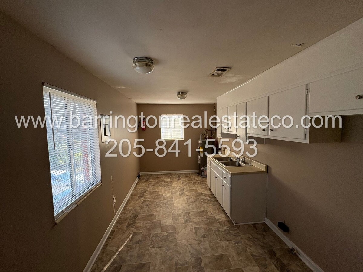 Photo - 3015 Avenue C
