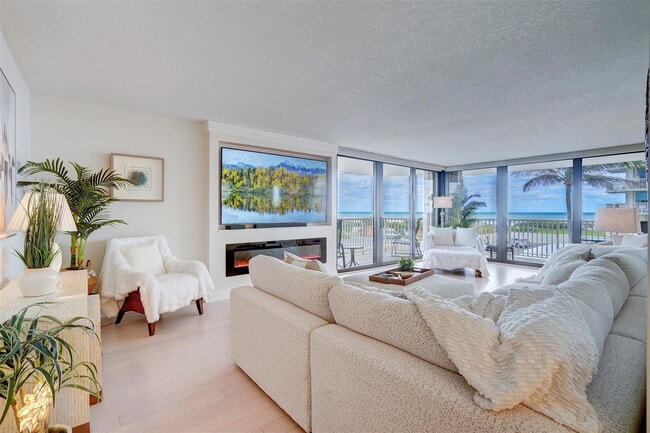 Building Photo - 5480 N Ocean Dr Unit B2A