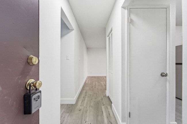 Photo - 113 Echelon Rd Unit 1