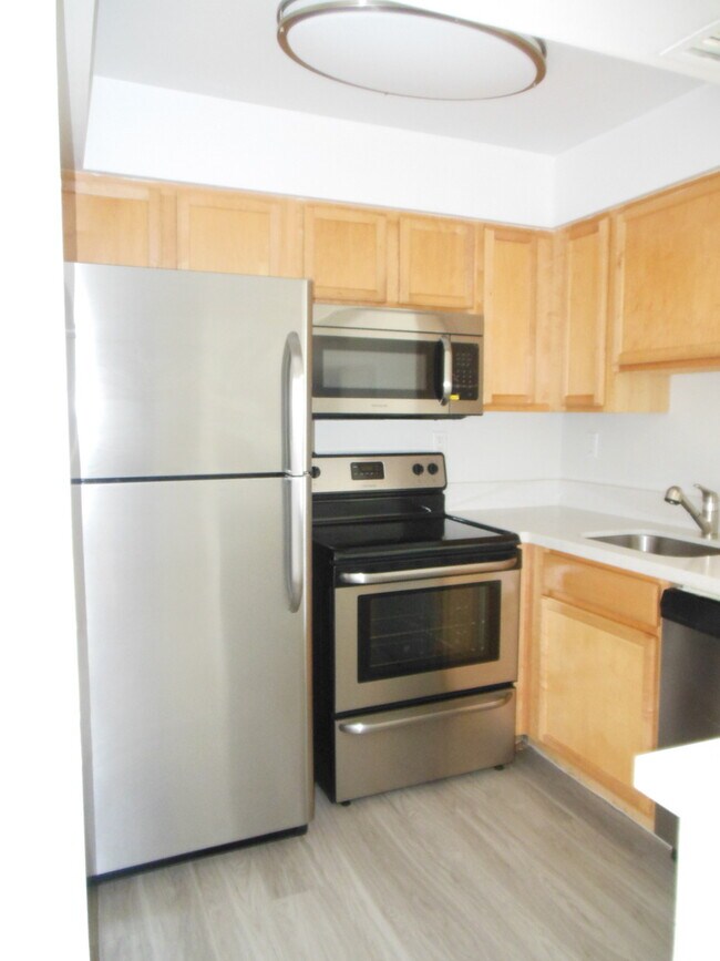 Photo - TWO BEDROOM TWO BATHROOM! WATERFRONT COMMUNITY Unit 25