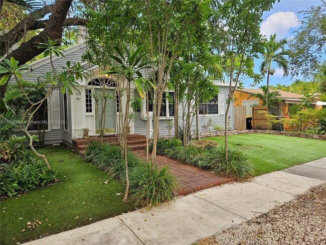 Photo - 38 SW 6th St