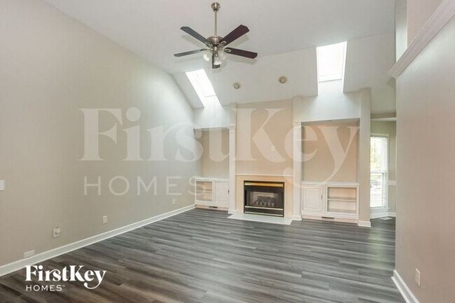 Photo - 3749 Bentley Pl SW