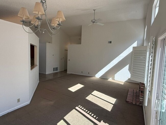 Photo - 512 Toyon Pl