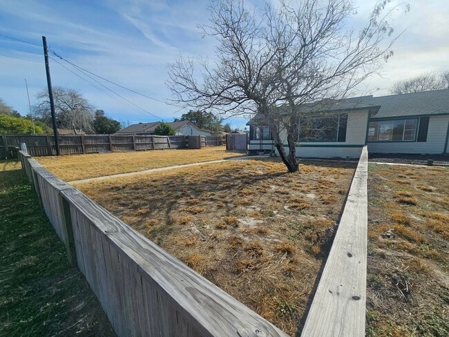 Photo - 513 Oakdale Dr