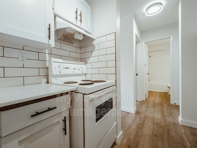 Photo - 10045-10083 83 Ave NW