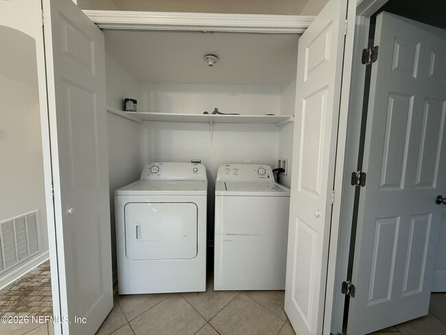 Photo - 3055 Belden St