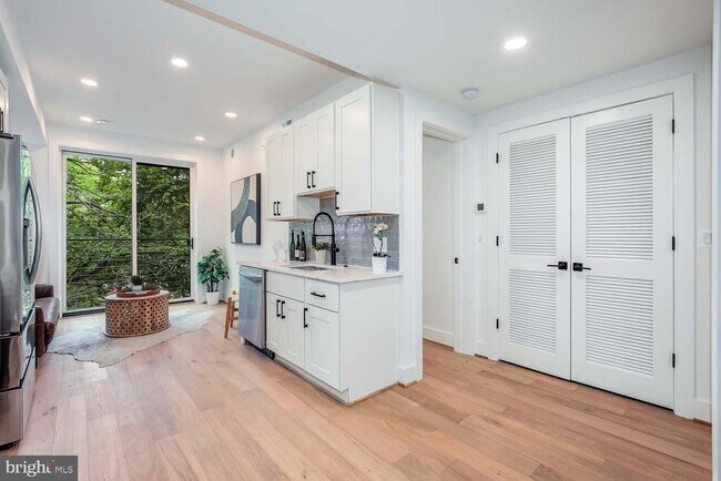 Photo - 2601 30th St NE Unit 12