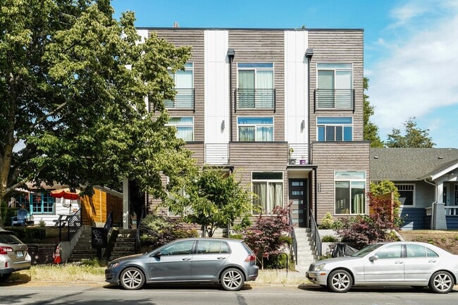 Building Photo - Stylish 3 Bedroom with Rooftop Decks and Dedicated Parking