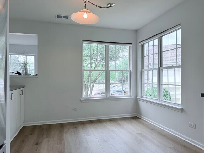 Photo - 1146 Bristol Ln Unit 1146