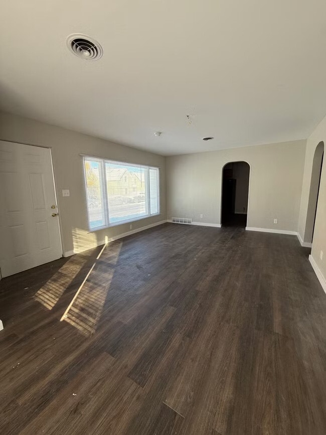 Photo - 336 Smith St