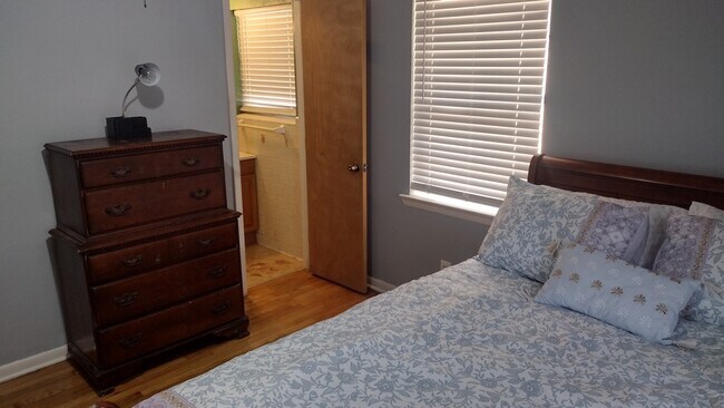 Photo - 335 Royal Ave