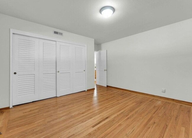 Building Photo - 8425 Pioneer Dr