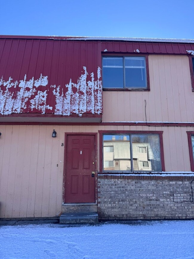 Photo - 2 Bed, 1 Bath, 2 Story Townhouse!!! Unit B