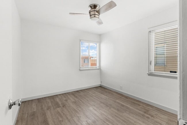 Photo - 727 Olive Ave Unidad 04