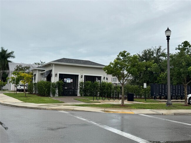 Photo - 1780 SE 9th Ave