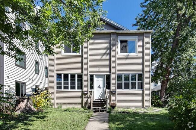 Building Photo - 928 15th Ave SE Unit 2 Rental