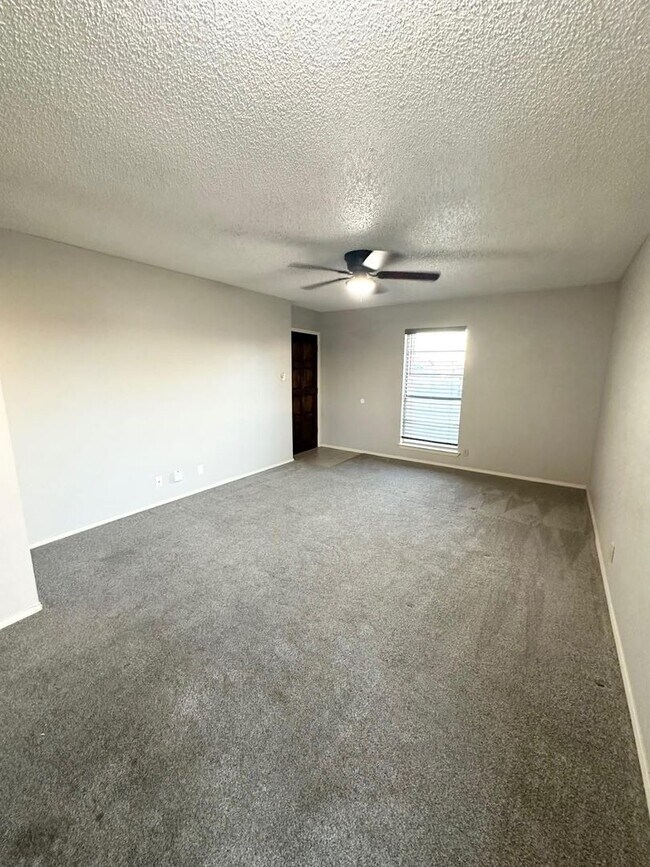 Photo - 1 Bedroom 1 Bathroom For Lease