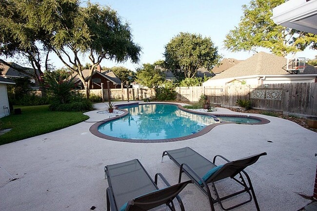 Photo - 1615 Greenleaf Oaks Dr