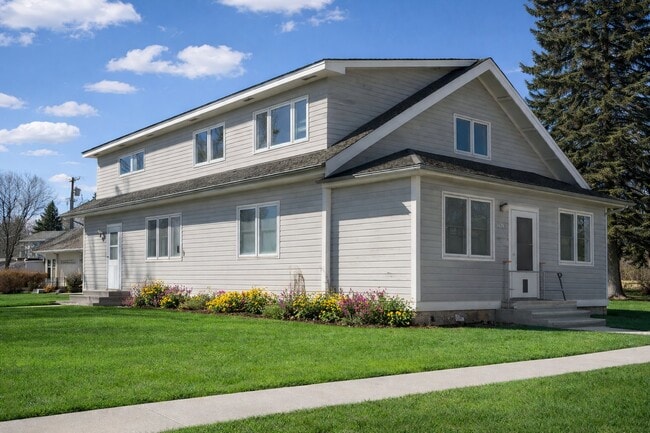 Building Photo - 1321 Walnut St