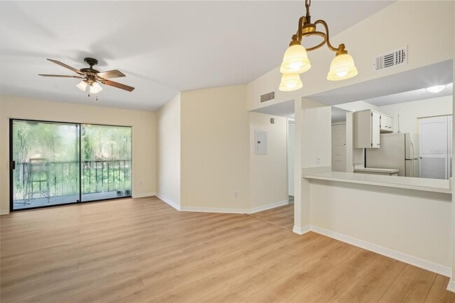 Photo - 6002 Laketree Ln Unidad L