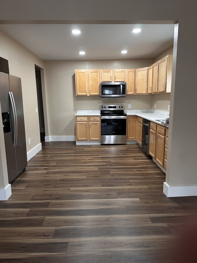 Building Photo - 2 Union St Unit First Floor