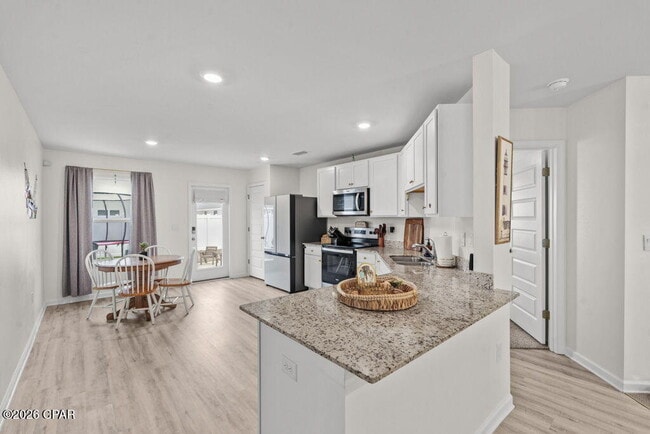 Photo - 6587 Kettles St