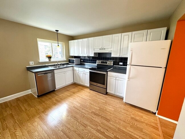 Photo - 2215 Nichols Rd Unidad C