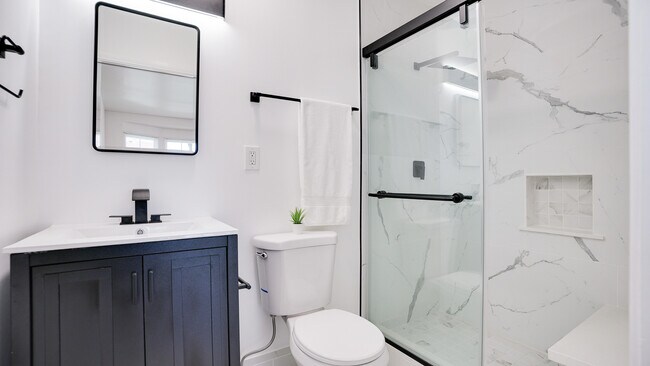 Photo - 3936 S Victoria Ave