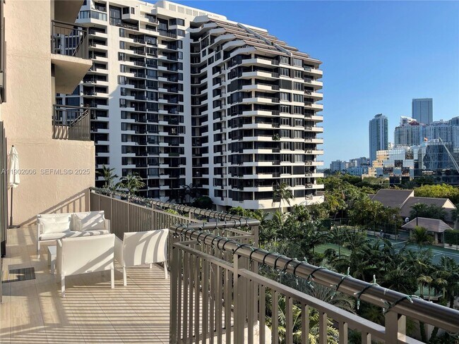 Photo - 540 Brickell Key Dr Unit 711