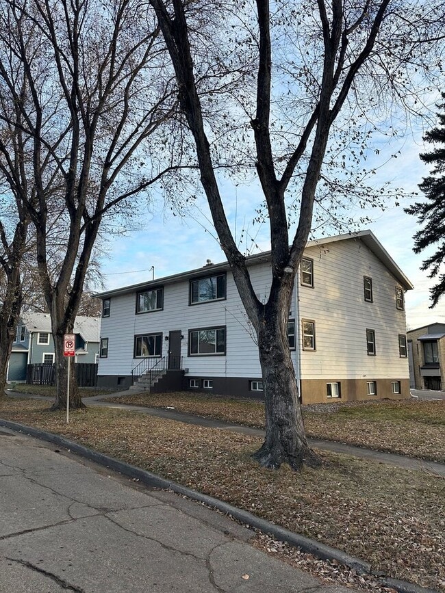 Building Photo - Hawthorne Unit 4 Rental