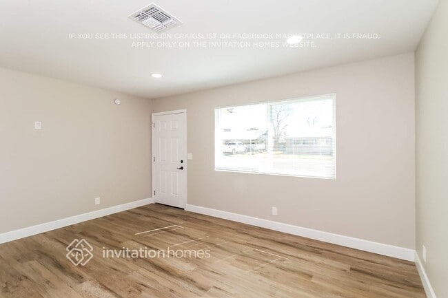 Photo - 3402 W Charter Oak Rd