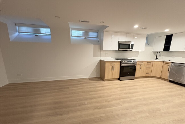 Photo - 1875 N Dayton St