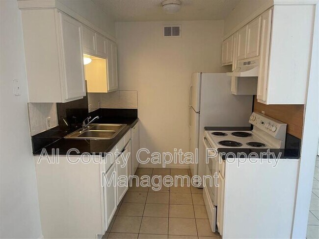 Photo - 2906 Sweeney Ln Unidad A