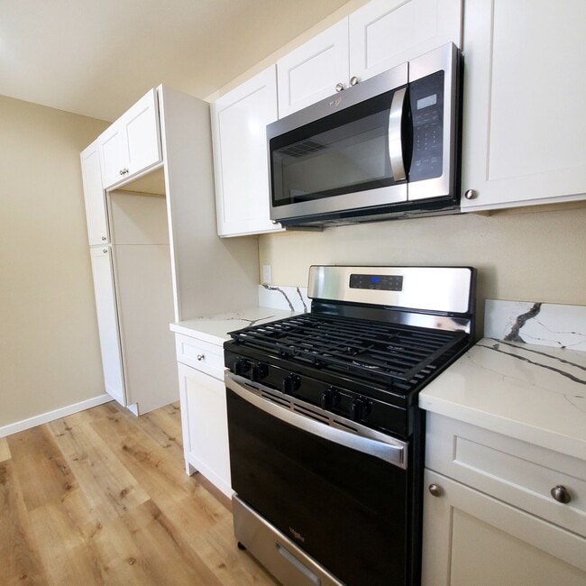 Kitchen Photo 1 - Creekside Senior Apartments 60+