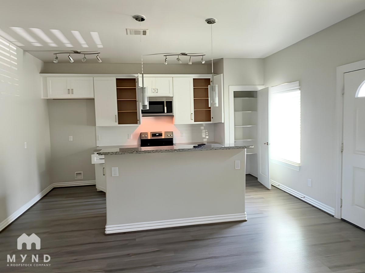 Photo - 10401 Cathedral Dr