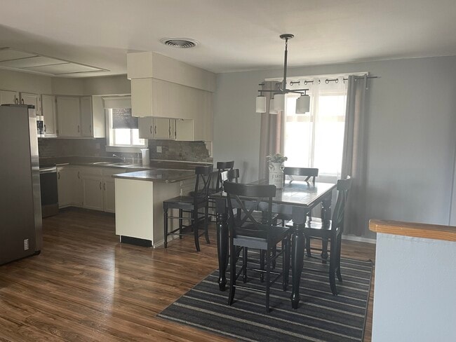 Photo - 615 Virginia Ct