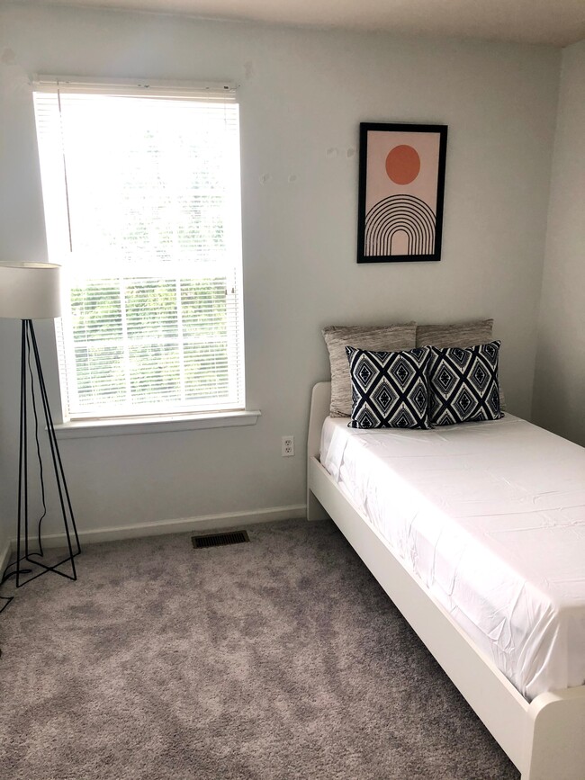 Photo - 6109 Hanlon St