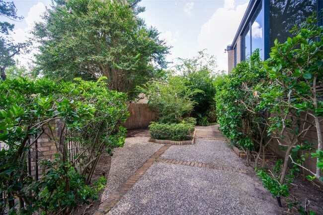 Photo - 6311 Riverview Way