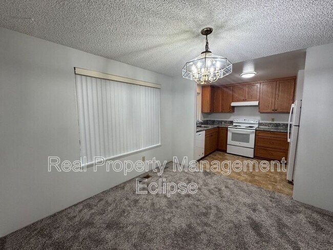 Photo - 13617 SE Fairwood Blvd