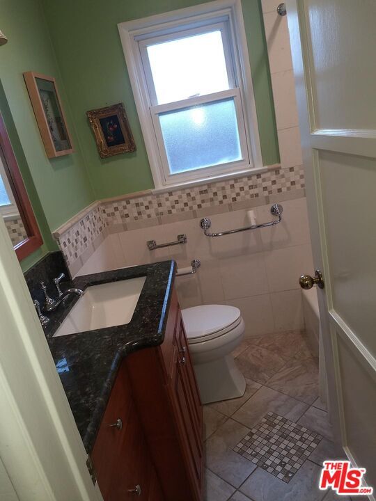 Photo - 7541 Agnew Ave