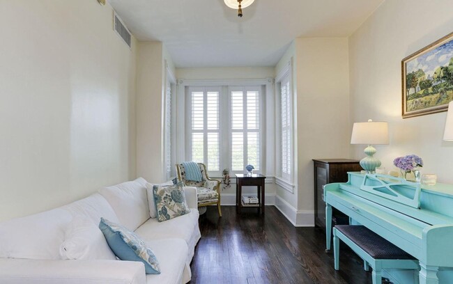 Photo - Spacious & Charming Victorian Row House in Burleith-Moments from Georgetown!
