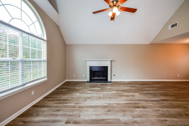 Photo - 3588 Sugar Maple St