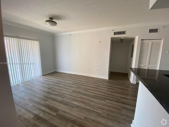 Building Photo - 100 SW 117th Ter Unit 2105 Rental