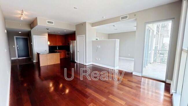 333 W Trade St Unidad 1705