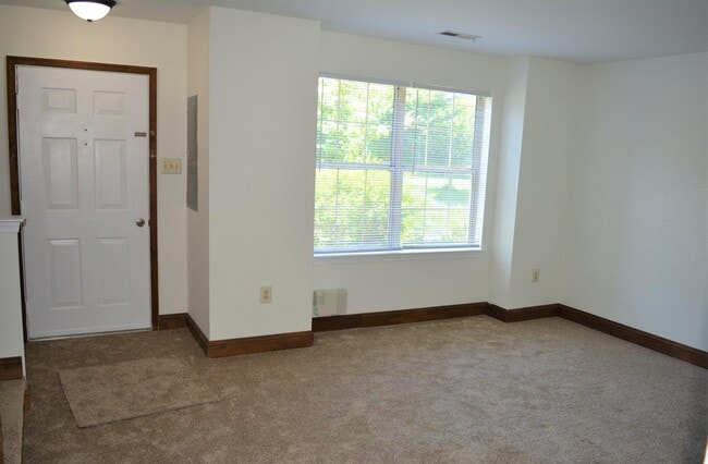 Photo - 361 Kent Ln