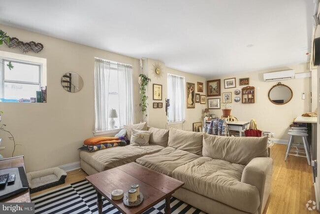 Building Photo - 44 S 3rd St Unit 4R Rental